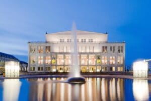 Arena Ticket | Leipziger Opernball 2025 - Motto „¡Bienvenido Andalucia!" - Oper Leipzig - 25.10.2025 17:00 Uhr | Opernhaus Kirsten CMYK