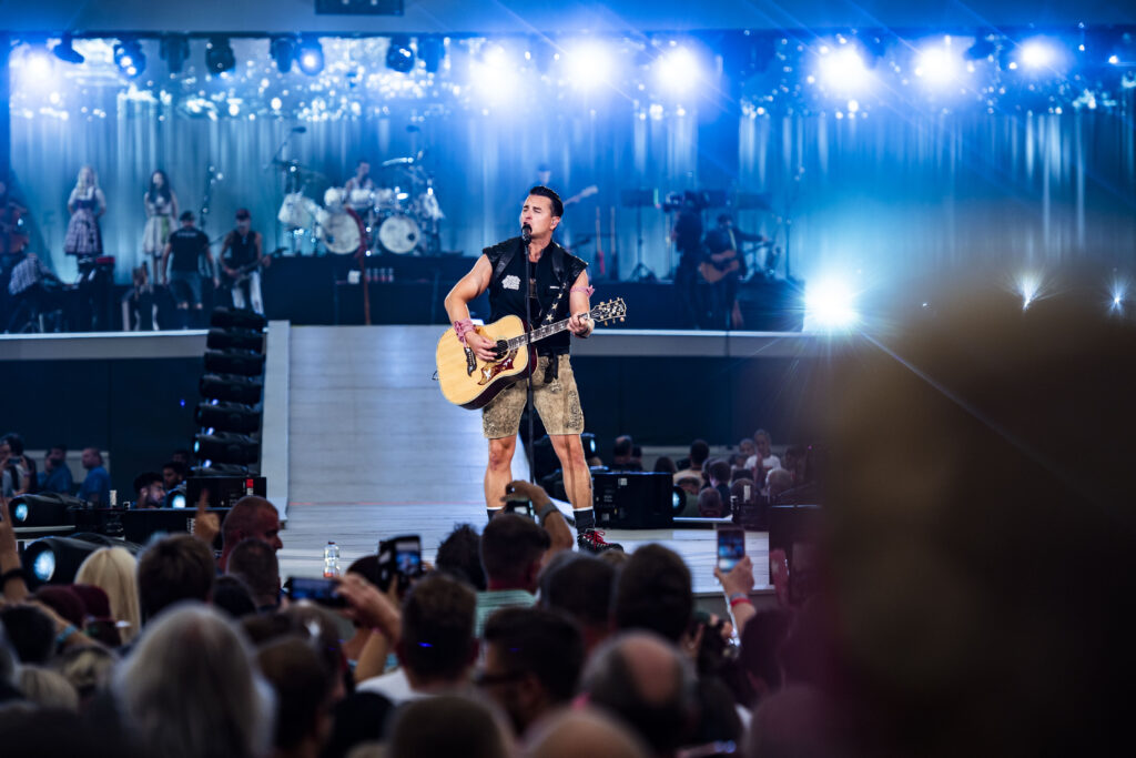 Arena Ticket | Andreas Gabalier - Ein Hulapalu auf uns - Tour 2025 Erfurt Domplatz 11.07.2025 19:30 Uhr | 2025 07 11 Andreas Gabalier