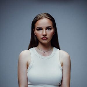 Julia Meladin - „Perlen um den Hals“ - Halle Steintor Variete 25.11.2025 20:00 Uhr