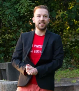 Arena Ticket | Lachmesse: Joshua Clausnitzer - Wortgewitter und Wortgeflüster - Leipzig Kabarett Sanftwut - 24.10.2025 16:00 Uhr | 2025 10 24 Joshua Clausnitzer
