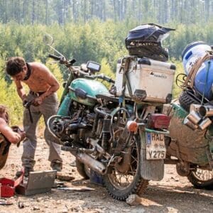 Welt im Sucher 2025 972 Breakdowns - Auf dem Landweg nach New York Leipzig Kupfersaal 28.12.2025 18:00 Uhr - Reservix