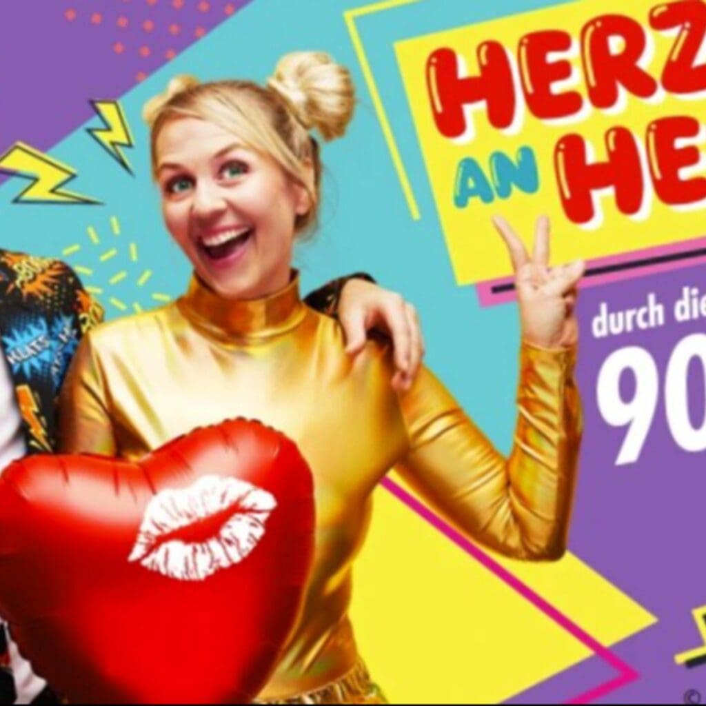 Arena Ticket | Herz an Herz - Ein Glitzer-Feuerwerk zu Silvester - Leipziger Central Kabarett - Blauer Salon 31.12.2026 20:00 Uhr | 2026 12 31 Silvester Show 1x1 20260807111114